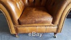 1032. Chesterfield Vintage Club Leather Armchair & Pouffe Courier av