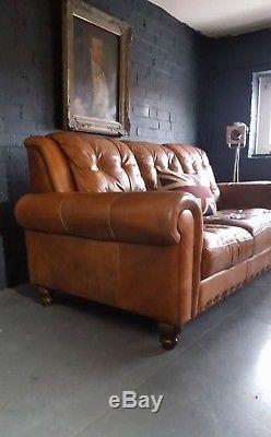 362 Chesterfield Leather vintage & distressed 3 Seater Sofa tan brown Courier av