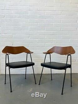 4 x Robin Day 675 Dining chairs. Case Furniture. Habitat. Hille. G Plan. DELIVERY