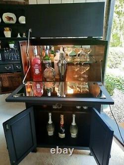 A Stunning Hand Painted Vintage Jaycee Cocktail/Drinks Cabinet/Bar