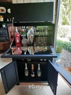 A Stunning Hand Painted Vintage Jaycee Cocktail/Drinks Cabinet/Bar