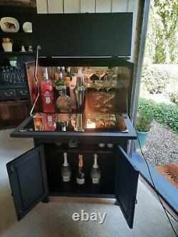 A Stunning Hand Painted Vintage Jaycee Cocktail/Drinks Cabinet/Bar