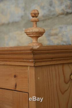 A Superb Old Antique Vintage Pine Wall Kitchen / Bathroom Cupboard / Cabinet