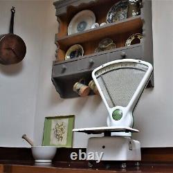 Antique Vintage Fan Avery Retro Enamel Grocery Shop Kitchen Weighing Scales