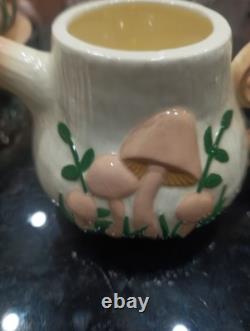 Arnels Giant Cream mushroom Set 13 Piece's Carousel Tea Pot