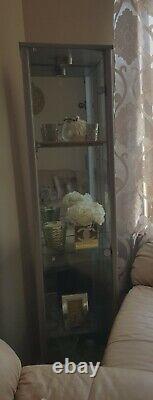 Display cabinet with glass doors