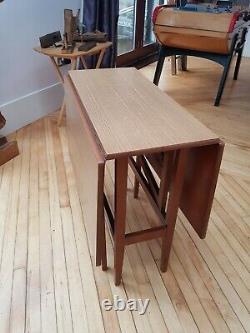 Folding table Vintage old dining Formica Wood Retro Gate leg Drop Leaf KItchen