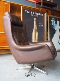Mid Century Retro Dark Brown Vinyl/Leatherette Swivel Egg Chair Armchair