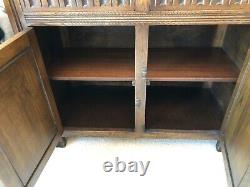 Oak Welsh dresser / Kitchen display cabinet