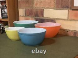 Pyrex Primary Colors Nesting Mixing Bowls Vintage 4 Pieces 50s Retro Kitchen
