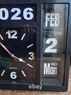 Quartz Flip Clock Calendar Black White Retro Time/date/day Rare fully working