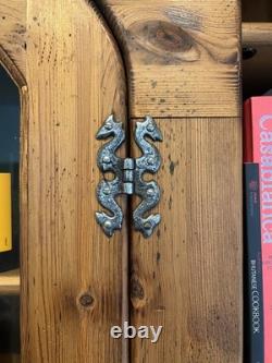 Solid Wood Vintage Welsh Dresser / Cabinet Rustic Pine Excellent Condition