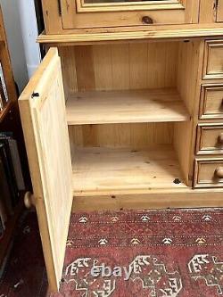 Substantial Padgetts Pine Glazed Country Kitchen Pantry Dresser Great Quality