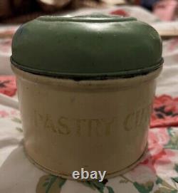 VINTAGE 1950s TALA GREEN CREAM KITCHEN ENAMEL TIN 4 NESTING PASTRY CUTTERS RETRO
