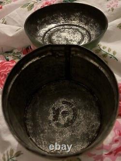VINTAGE 1950s TALA GREEN CREAM KITCHEN ENAMEL TIN 4 NESTING PASTRY CUTTERS RETRO