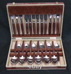 VINTAGE. RETRO Canteen of Cutlery