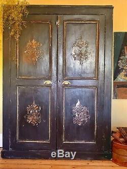 Vintage French painted pine kitchen cupboard/larder with inlaid design