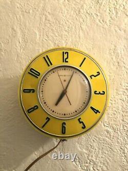 Vintage General Electric Retro Kitchen Clock Yellow Model 2H26