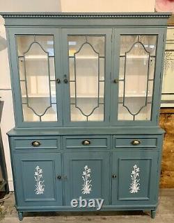 Vintage Painted Dresser Display Cabinet