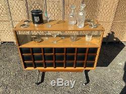 Vintage Retro Cocktail Bar Display Drinks Cabinet. Man Cave Home Pub