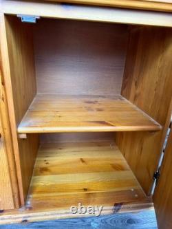 Vintage Solid Pine Kitchen Welsh Dresser Leadlight Glass Doors & Storage