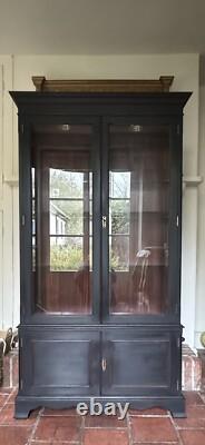 Vintage Style Solid Wood Display China Bookcase Glazed Cabinet- Painted Black