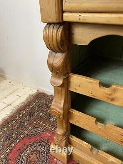 Vintage pine dresser