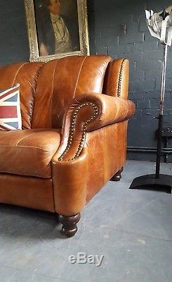635. Chesterfield Leather Vintage Canapé 3 Places Et Pouf Brun Tan Courier Av