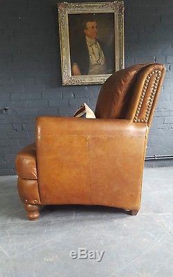 656. Fauteuil Chesterfield Vintage Club Leather Tan Courier Disponible