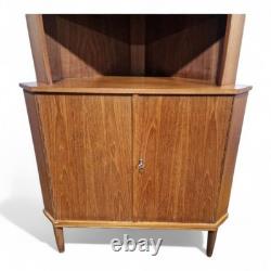 Armoire d'angle vintage en teck, haut placard rétro danois du milieu du siècle