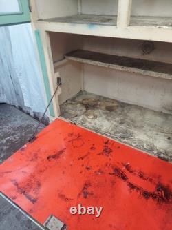 Armoire de cuisine de style Hoosier vintage des années 1950 en bois vert et crème F304