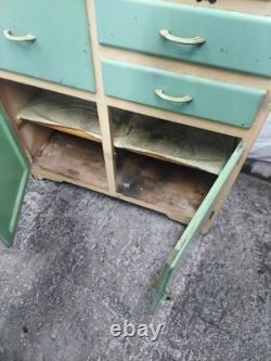 Armoire de cuisine de style Hoosier vintage des années 1950 en bois vert et crème F304