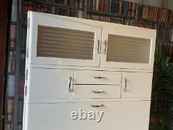 Armoire de cuisine rétro des années 1950