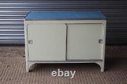 Armoire de cuisine rétro vintage des années 50-60 de style Mid Century