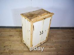 Armoire de cuisine rustique vintage blanchie