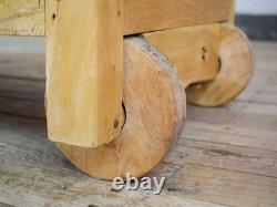 Armoire de cuisine rustique vintage décolorée sur roues en bois