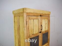 Armoire de cuisine rustique vintage décolorée sur roues en bois