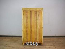 Armoire de cuisine rustique vintage décolorée sur roues en bois