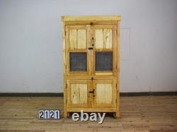 Armoire de cuisine rustique vintage décolorée sur roues en bois