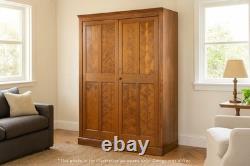 Armoire haute en pin de pitch vintage de 1910 avec plusieurs étagères de rangement