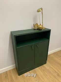 Armoire peinte en vert vintage