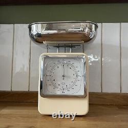 Balances de cuisine rétro Wesco avec cadran d'horloge crème d'amande 4kg PVP 160 £