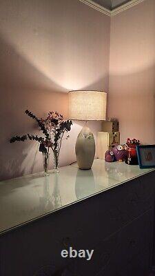 Base de lampe en grès vintage lourd, convertie en lampe de table. Abat-jour inclus.