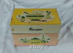 Boîte de recettes vintage des années 1950 rose rétro atomique de milieu de siècle pour la décoration de la cuisine
