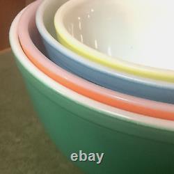 Bols de mélange emboîtables Pyrex couleurs primaires vintage 4 pièces cuisine rétro années 50