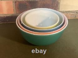 Bols de mélange emboîtables Pyrex couleurs primaires vintage 4 pièces cuisine rétro années 50
