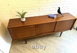 Buffet G Plan Gold Label par Richard Young des années 1950 Rétro Vintage Rénové