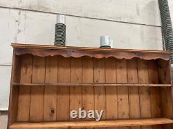Buffet de cuisine de style vintage avec vaisselier / armoire à vaisselle