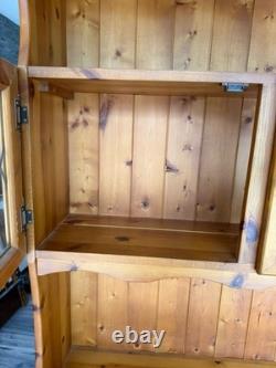 Buffet de cuisine en pin massif vintage avec portes en verre leadlight et espace de rangement