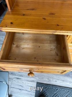Buffet de cuisine en pin massif vintage avec portes en verre leadlight et espace de rangement